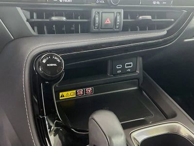 2025 Lexus NX — photo 10 view