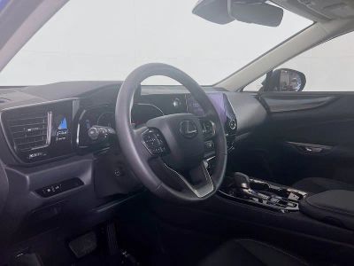 2025 Lexus NX — photo 8 view