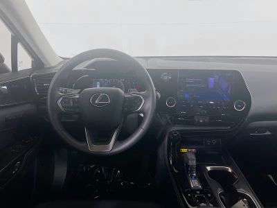 2025 Lexus NX — photo 17 view
