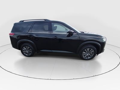 2025 Nissan Pathfinder — photo 8 view