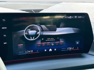 2026 BMW 2 Series — photo 13 view