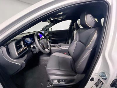2026 Toyota Crown Signia — photo 12 view