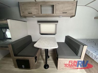 2025 Gulf Stream RV Enlighten - Photo 21