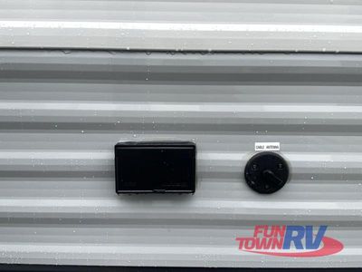 2025 Gulf Stream RV Enlighten - Photo 13
