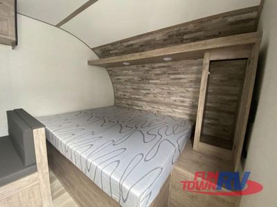 2025 Gulf Stream RV Enlighten - Photo 17