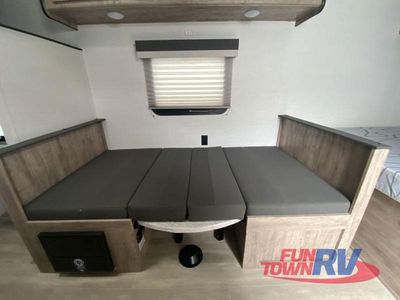2025 Gulf Stream RV Enlighten - Photo 22