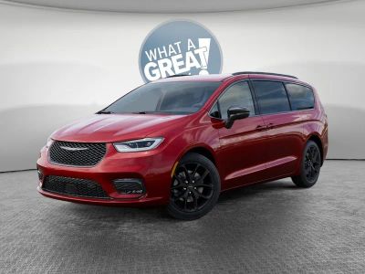 2026 Chrysler Pacifica — side profile view