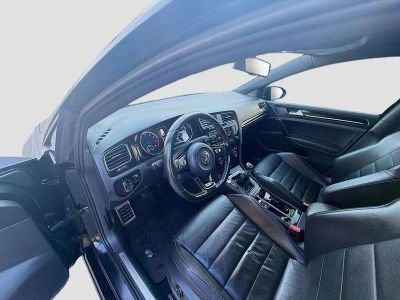 2016 Volkswagen Golf R — photo 9 view