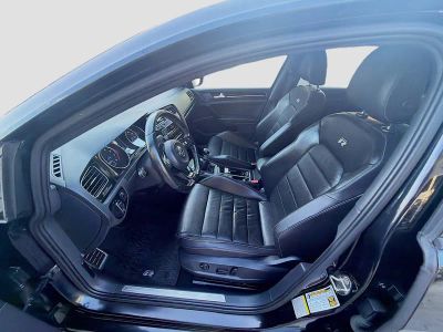 2016 Volkswagen Golf R — photo 18 view