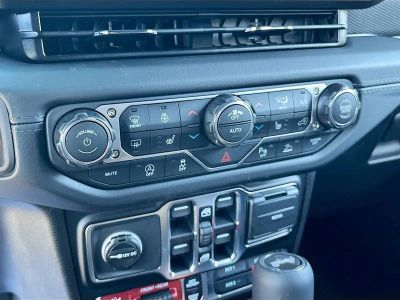 2026 Jeep Wrangler — photo 14 view