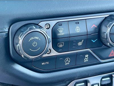 2026 Jeep Wrangler — photo 18 view