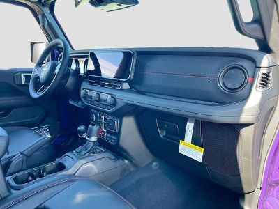 2026 Jeep Wrangler — photo 26 view