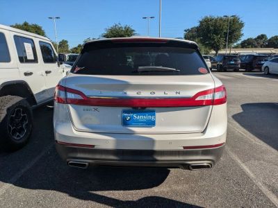 2017 Lincoln MKX — side profile view