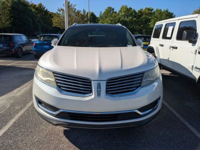 2017 Lincoln MKX — interior view