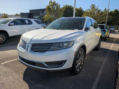 2017 Lincoln MKX Reserve in White — front three-quarter view