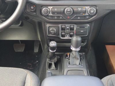 2026 Jeep Wrangler — photo 19 view