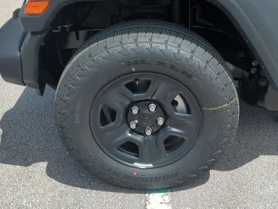 2026 Jeep Wrangler — photo 11 view