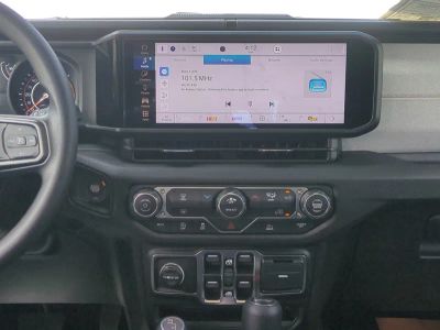 2026 Jeep Wrangler — photo 18 view