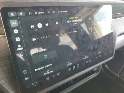 2023 Rivian R1T — photo 27 view