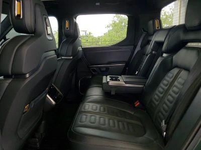 2023 Rivian R1T — photo 9 view