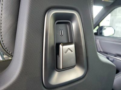 2023 Rivian R1T — photo 12 view