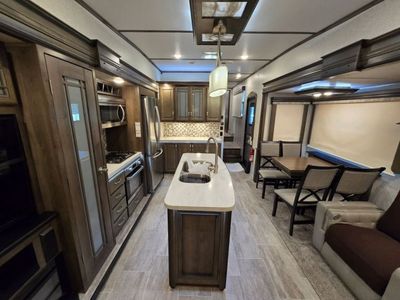 2019 Keystone Montana - Photo 16