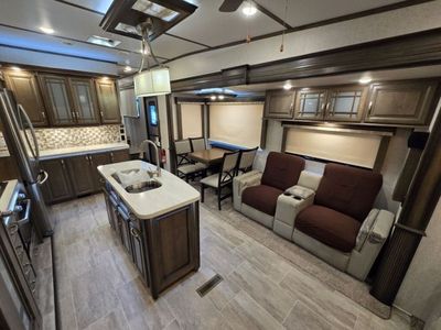 2019 Keystone Montana - Photo 15