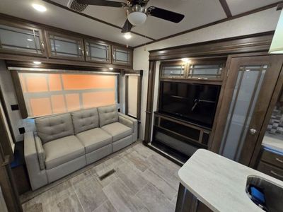 2019 Keystone Montana - Photo 17