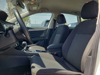 2024 Volkswagen Jetta — photo 13 view