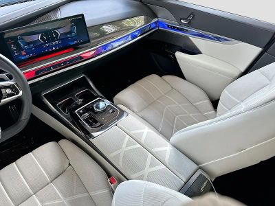 2024 BMW 7 Series — photo 25 view