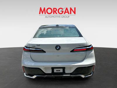 2024 BMW 7 Series — engine compartment view