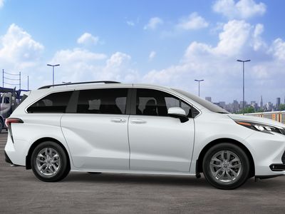 2026 Toyota Sienna — photo 15 view