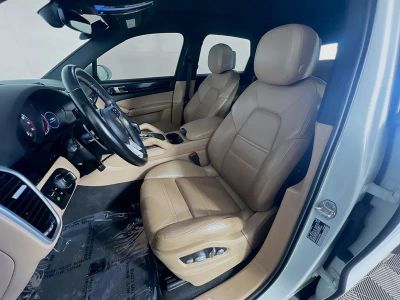 2020 Porsche Cayenne — photo 9 view