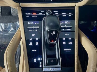 2020 Porsche Cayenne — photo 22 view