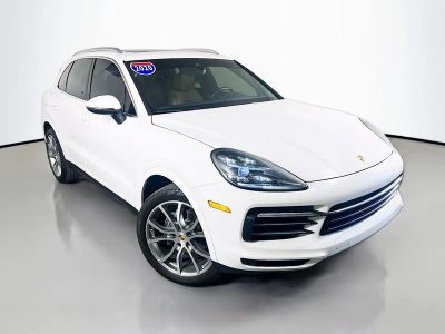 2020 Porsche Cayenne Base — front three-quarter view