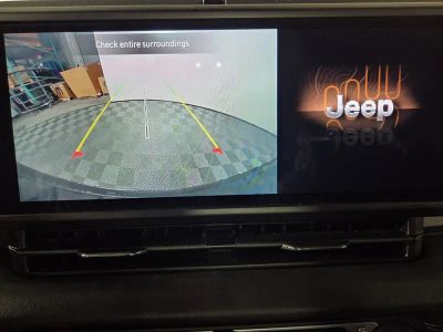 2025 Jeep Wrangler — photo 14 view