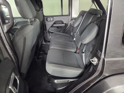 2025 Jeep Wrangler — photo 25 view