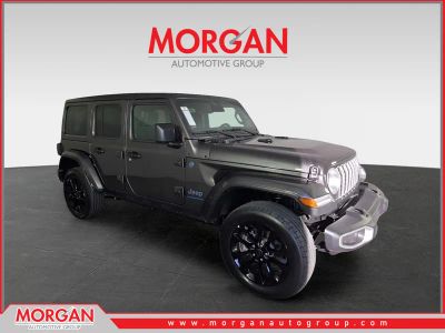 2025 Jeep Wrangler Sahara 4xe in Gray — front three-quarter view