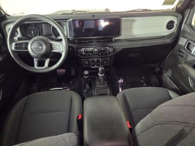 2025 Jeep Wrangler — photo 28 view