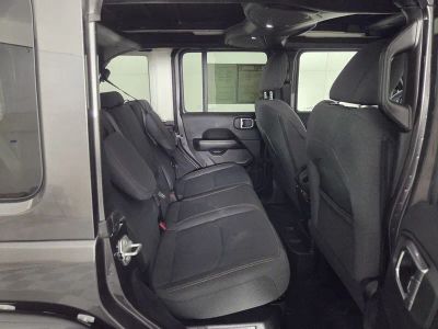 2025 Jeep Wrangler — photo 31 view