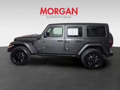 2025 Jeep Wrangler — photo 9 view