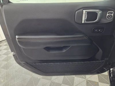 2025 Jeep Wrangler — photo 22 view