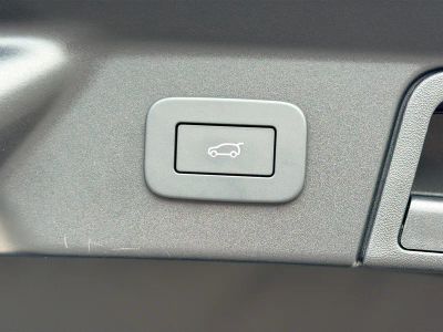 2026 Land Rover Range Rover Velar — photo 13 view