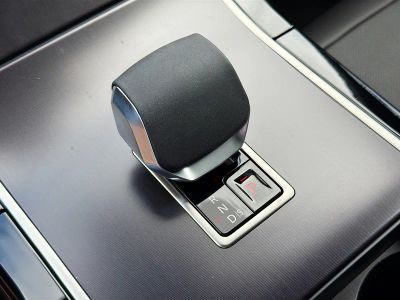 2026 Land Rover Range Rover Velar — photo 28 view