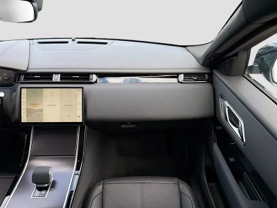 2026 Land Rover Range Rover Velar — photo 18 view