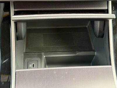2026 Land Rover Range Rover Velar — photo 30 view