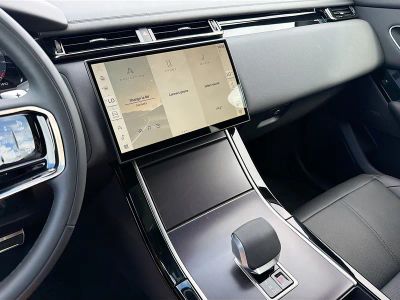 2026 Land Rover Range Rover Velar — photo 27 view