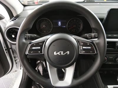 2024 Kia Forte — photo 12 view