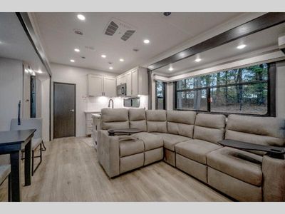 2026 Jayco Seismic - Photo 3