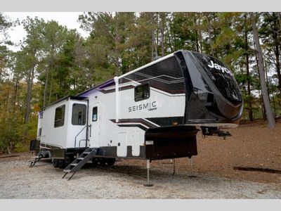 2026 Jayco Seismic - Photo 1